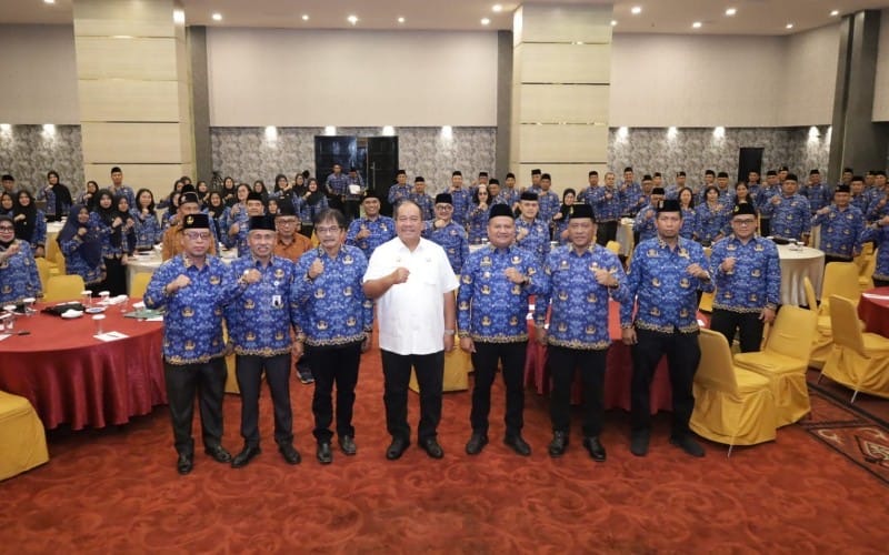 Gubernur Sumut Muhammad Bobby Afif Nasution menyaksikan penandatanganan nota kesepahaman (MoU) antara PT Pembangunan Prasarana Sumatera Utara (PPSU) dengan Kedutaan Besar Tiongkok di Jakarta, Kamis (23/7/2026). (kliksumut.com/ist)