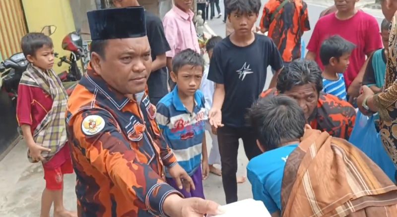 Darwin Iskandar Kembali Gelar Jumat Berkah, Pemuda Pancasila Medan Perjuangan Berbagi dengan Warga