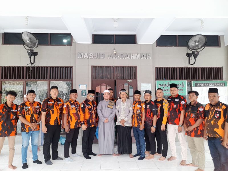 Darwin Iskandar Gelar Jumat Berkah di Medan Perjuangan
