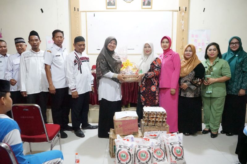 Ketua TP PKK Asahan Hadiri Bhakti Sosial Keagamaan, Salurkan Kepedulian kepada Anak Yatim dan Lansia