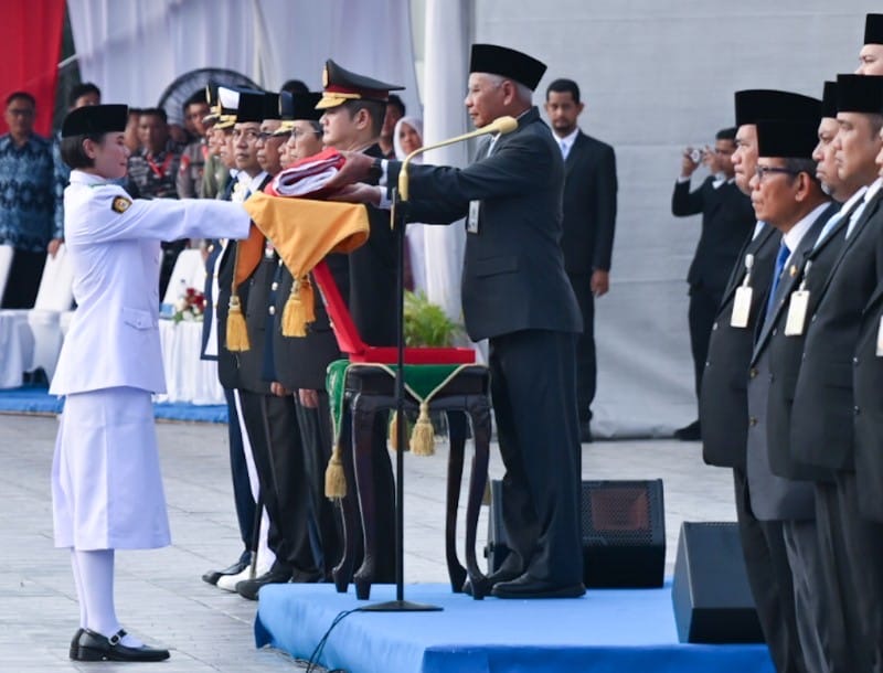 Pimpin Upacara Penurunan Bendera, Wagub Surya Gaungkan Semangat Kolaborasi untuk Percepat Pembangunan Sumut