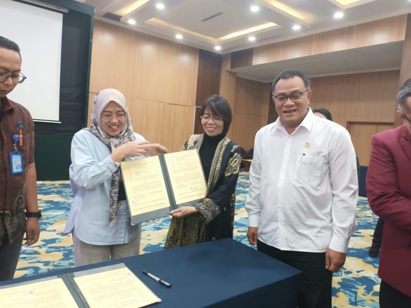 Teken MoU dengan KLH, STIKes Mitra Husada Medan Ajak Civitas Akademika  Peduli Lingkungan lewat Eco Green Kampus