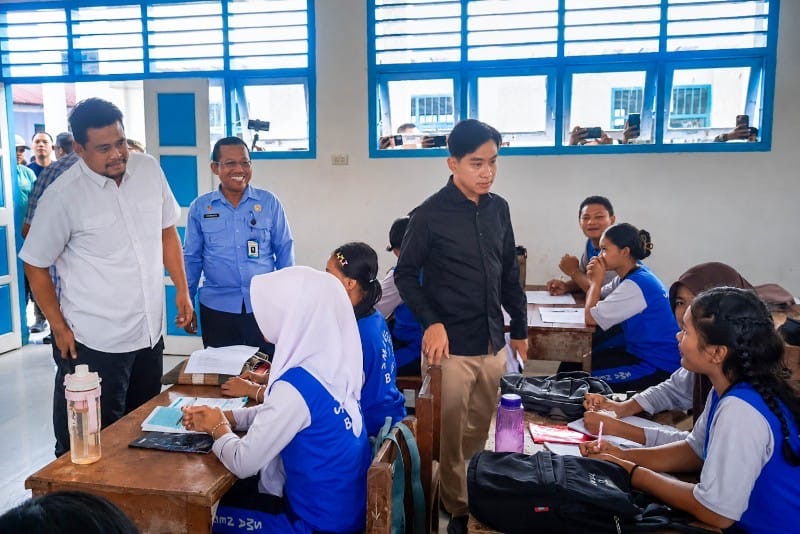 Gubernur Sumut Dampingi Wapres RI Tinjau Rehabilitasi SMAN 1 Barus Pascabencana