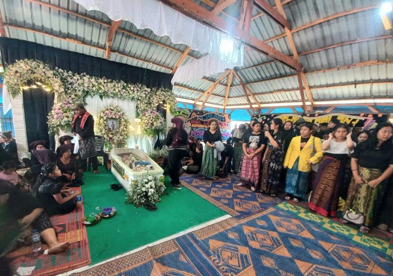 Duka Menyelimuti Sanak Saudara Dan Keluarga Besar IT&B Kabanjahe Atas Kepergian Asprina Br Surbakti