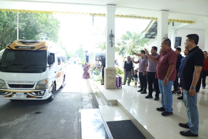 Bupati Asahan Lepas Kontingen Piala Soeratin U-13 dan U-15, Pesan Jaga Sportivitas dan Jauhi Narkoba