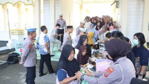 Semangat Berbagi Warung Polri Presisi Ke-24, Polres Labuhanbatu Dekati Warga Rantauprapat Lewat Sepiring Makanan