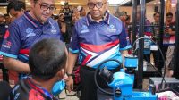 Hadapi Perkembangan Teknologi, Wamenaker Tekankan Peningkatan Kompetensi Teknisi Ponsel
