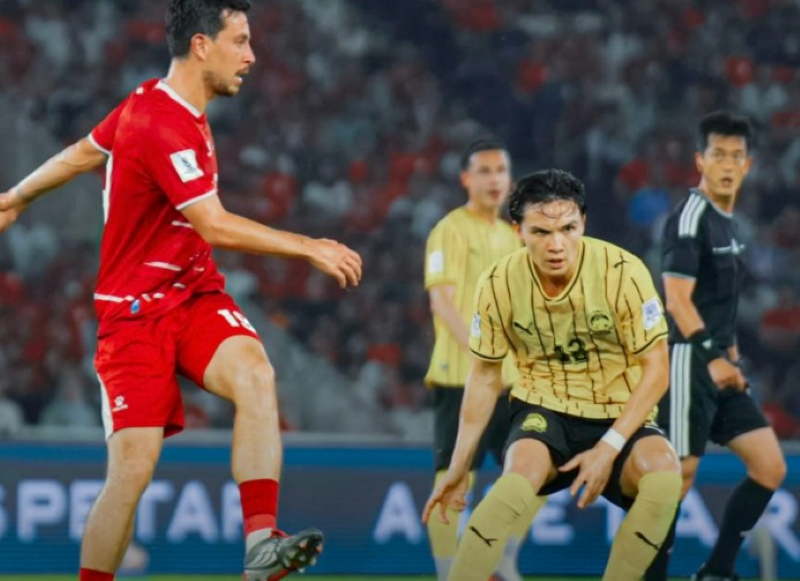Kartu Merah Thom Haye dan Drama VAR Bikin Derbi Nusantara Skor Kacamata