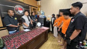 Polrestabes Medan Bongkar Sindikat Jaringan Narkoba Malaysia : Pasangan Kekasih Diborgol, 295 Saset Pod Getar Siap Edar