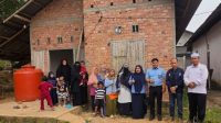 Puluhan Tahun Tanpa Air Bersih, Tirta Mayang Jemput Bola ke Kebun Bohok Jambi