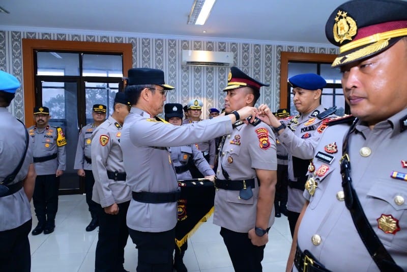Kapolda Jambi Pimpin Serah Terima Jabatan Kabid Propam, Kabid Keu dan Tiga Kapolres
