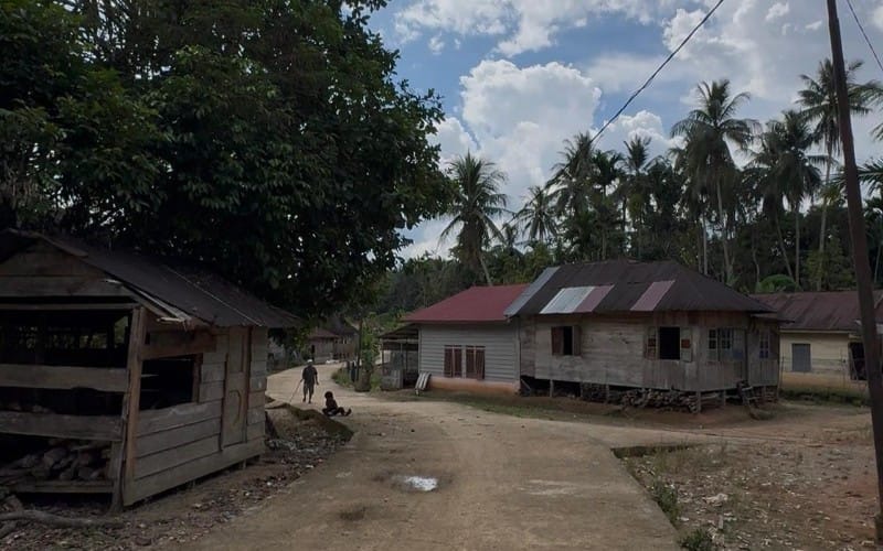 Mengintip Desa Tanjung Baru yang Ditinggal Penghuninya Merantau : Isman Rambe tidak Mau Kampung Ini Diambil Orang Lain dan Menjadi Kampung Mati