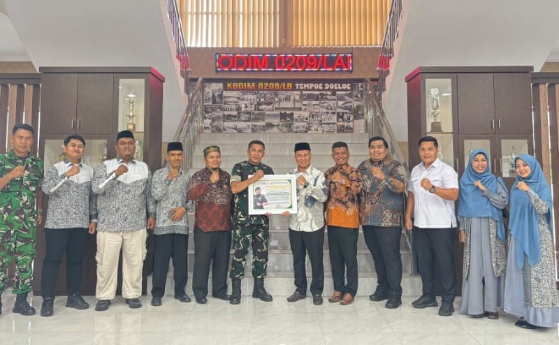 Dandim 0209/Labuhanbatu Letkol Kav Hanung Kaptiaji Terima Penghargaan Perjalanan Umrah