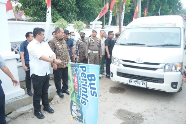 Bupati Asahan Sambut Bantuan 6 Bus Perintis untuk Pelajar, Gubernur Sumut Tekankan Keselamatan dan Akses Pendidikan