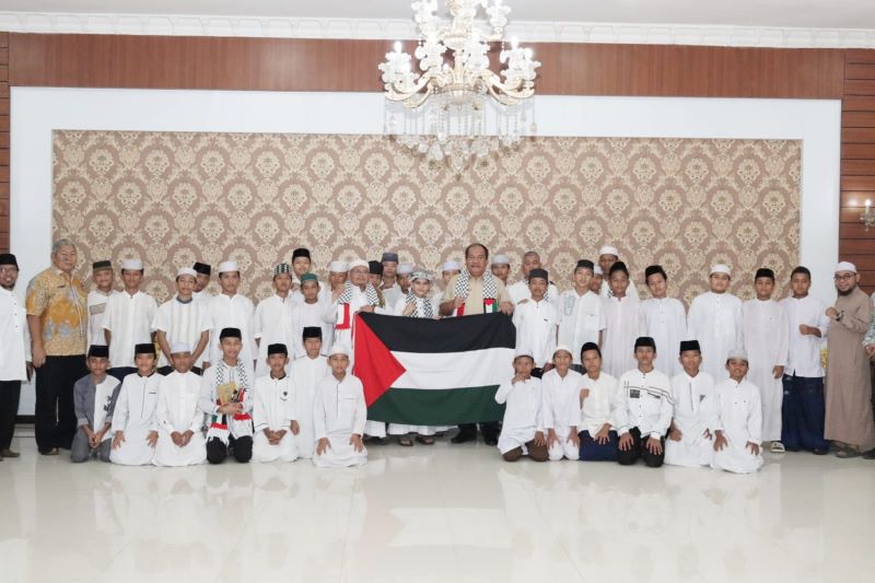 Bupati Asahan Sambut Safari Anak Gaza, Serahkan Bantuan Tunai sebagai Wujud Solidaritas Kemanusiaan