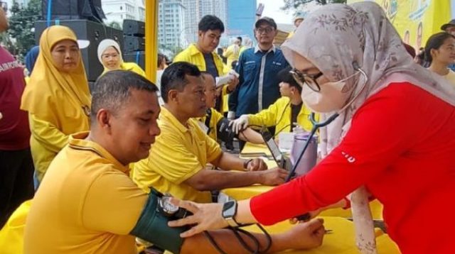 DPD Golkar Sumut Salurkan 2.500 Paket Sembako, Gelar Donor Darah untuk Warga Medan