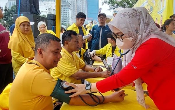 DPD Golkar Sumut Salurkan 2.500 Paket Sembako, Gelar Donor Darah untuk Warga Medan
