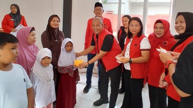 Dari Karo hingga Deli Serdang, PDI Perjuangan Sumut Lanjutkan Arahan Megawati Soekarnoputeri untuk Siswa Terdampak MBG Dari Karo hingga Deli Serdang, PDI Perjuangan Sumut Lanjutkan Arahan Megawati Soekarnoputeri untuk Siswa Terdampak MBG