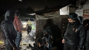 Diduga Jadi Sarang Narkoba, Polres Karo Gerebek Jalan Kolam Renang Berastagi, Tujuh Pria Diamankan
