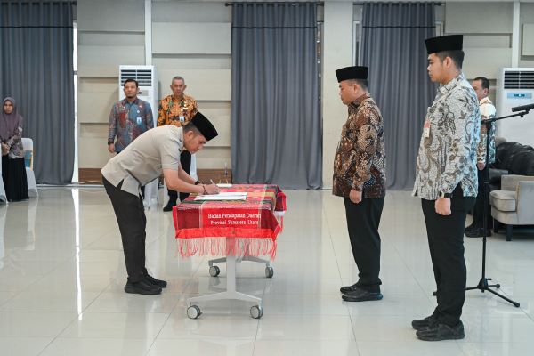 Lantik 15 Pejabat Bapenda, Pj Sekdaprov Sumut Tekankan Optimalisasi PAD