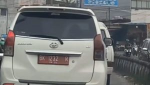 Mobil Dinas Berpelat Merah Mati Pajak Keluyuran di Binjai, Publik Desak Sanksi Pidana