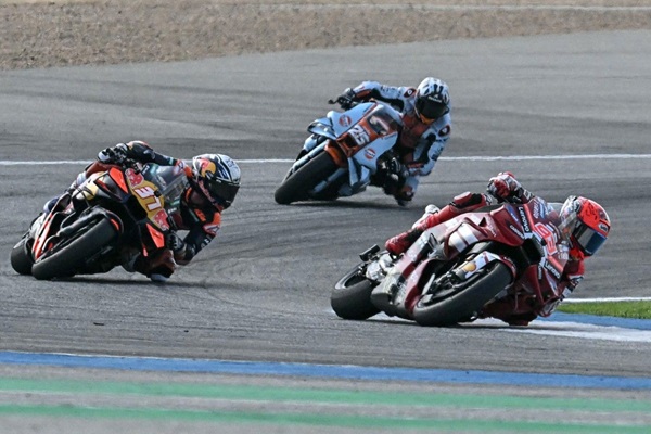 Pedro Acosta Juara Sprint Race MotoGP Malaysia 2026, Marc Marquez Finis Kedua