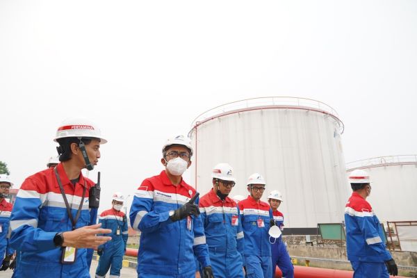 Pertamina Patra Niaga Regional Sumbagut Perkuat Keandalan Operasional di Riau, Wakil Direktur Utama Tinjau Fuel Terminal Sei Siak