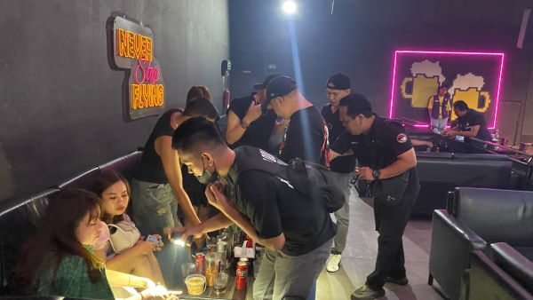 Satresnarkoba Polresta Jambi, BNN Provinsi Jambi, razia tempat hiburan malam Jambi, KRYD Polresta Jambi, tes urine pengunjung THM, pemberantasan narkoba Jambi, Helen Jambi, Blackjack Pub & KTV