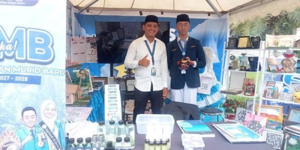 Siswa Al Azhar Medan Siapkan Robot Transporter untuk Kompetisi Robotik Internasional di Taiwan 2027