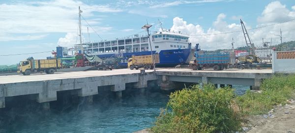 TERBONGKAR! Pelabuhan Gunungsitoli Amburadul: Tol Laut Sandar Tanpa SPOG, Kontainer Menginap di Dermaga Cargo Secara Ilegal, PT. Pelindo Regional 1 Gunungsitoli Lempar Tanggung Jawab