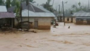 Tanggul di Tukka Mulai Terkikis, Banjir Masuk Permukiman Warga